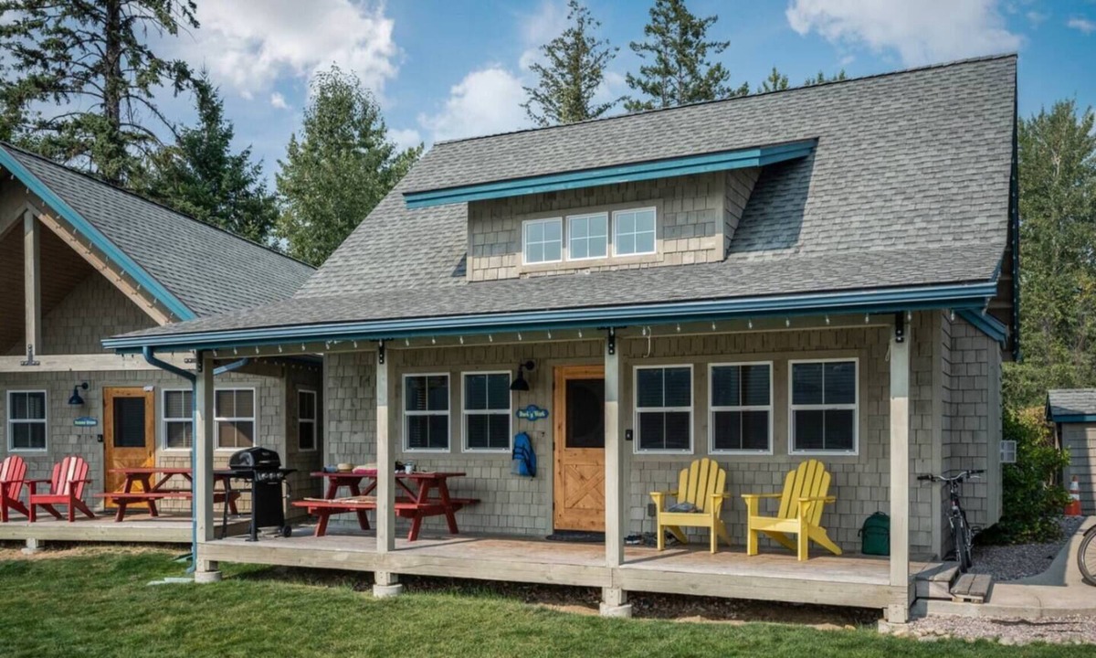 Dover Bay House | Duck N' Work - Lakefront Beach Bungalow