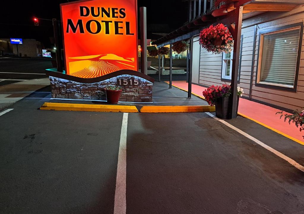 Orchard District Hotel | Dunes Motel - Bend
