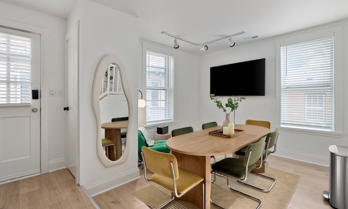 Downtown Columbus House | DWTN Haus | 4BR Boho Retreat Near OSU | Sleeps 8