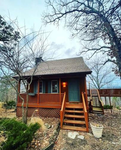 Eureka Springs Ski Chalet | Eagle Crest cabin, White river view with hottub