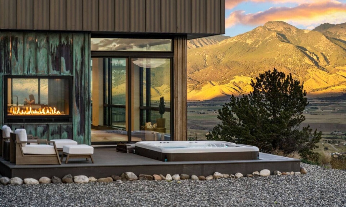 Emigrant House | Eagles Wings: Luxe Yellowstone Retreat |Condé Nast