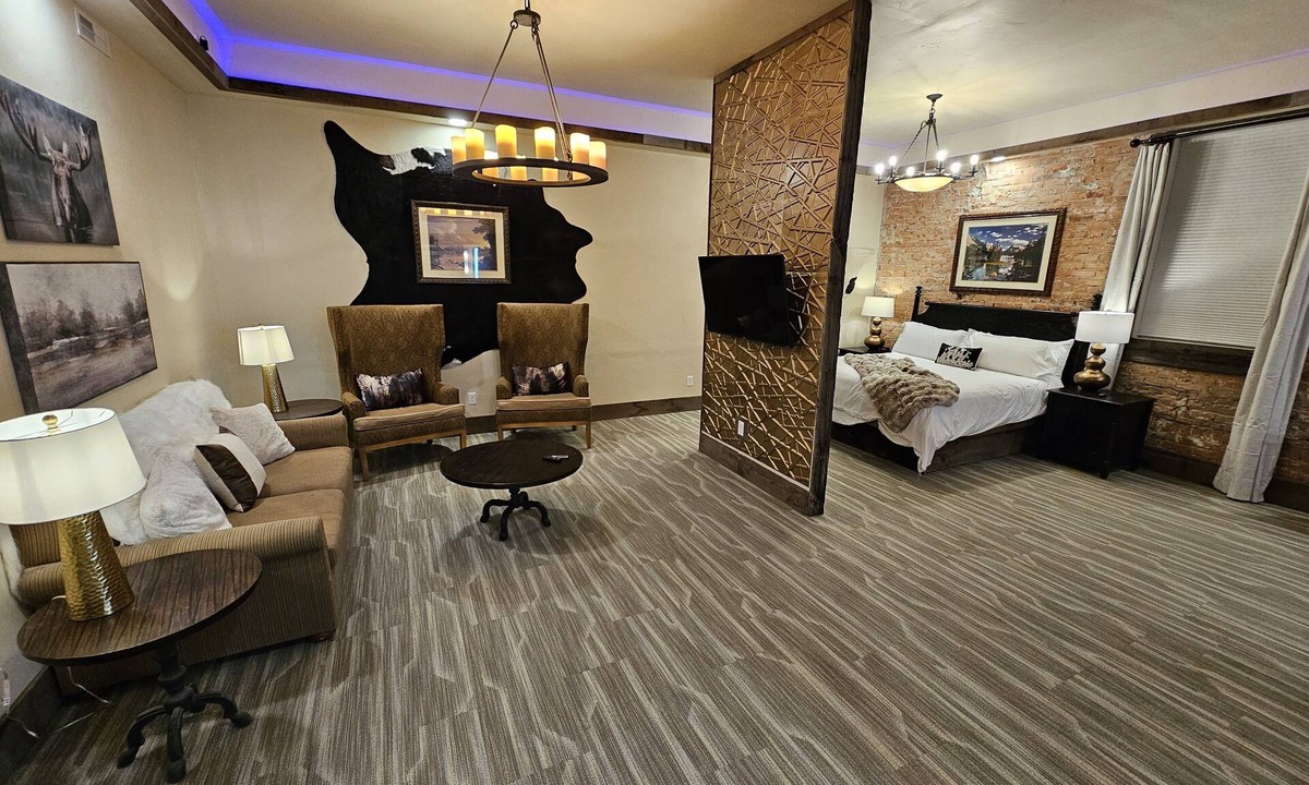 Miles City Apartment | Eaglescape Suites and Event Center