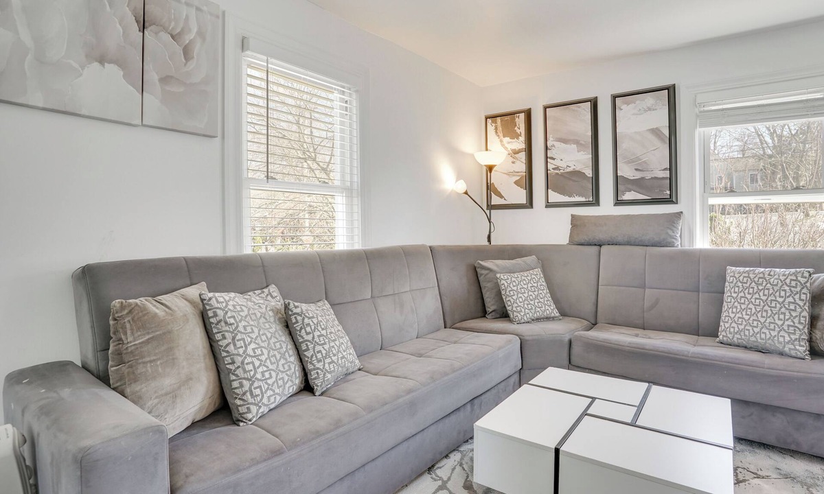 Mamaroneck Apartment | Easy Access to NYC! Sleek Suburban Apartment