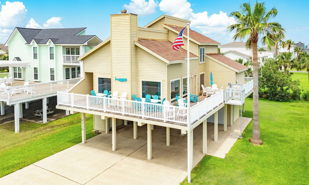 Pirates Beach House | Easy Beach Access in Pirates Beach w/Huge Deck, Loft, Dog Friendly