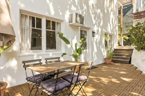 Elysian Heights Apartment | Echo Park Hills - Walk to Dodger Stadium - Near DTLA SoFi