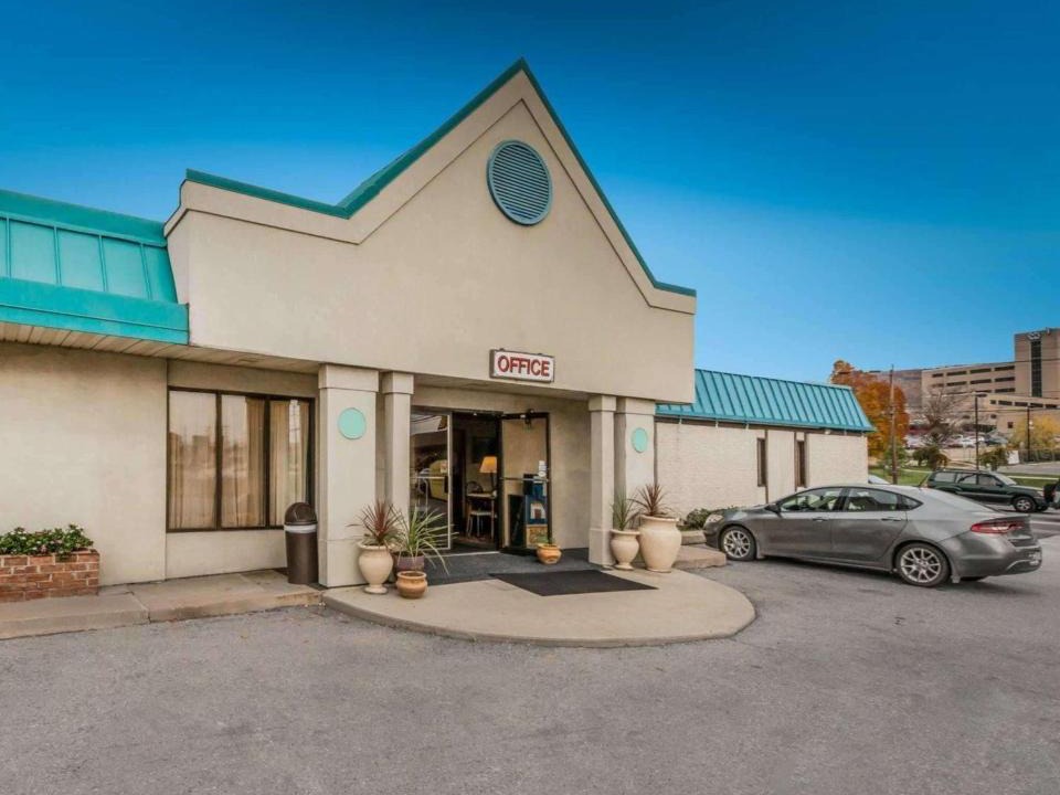 Altoona Hotel | Econo Lodge Altoona I-99