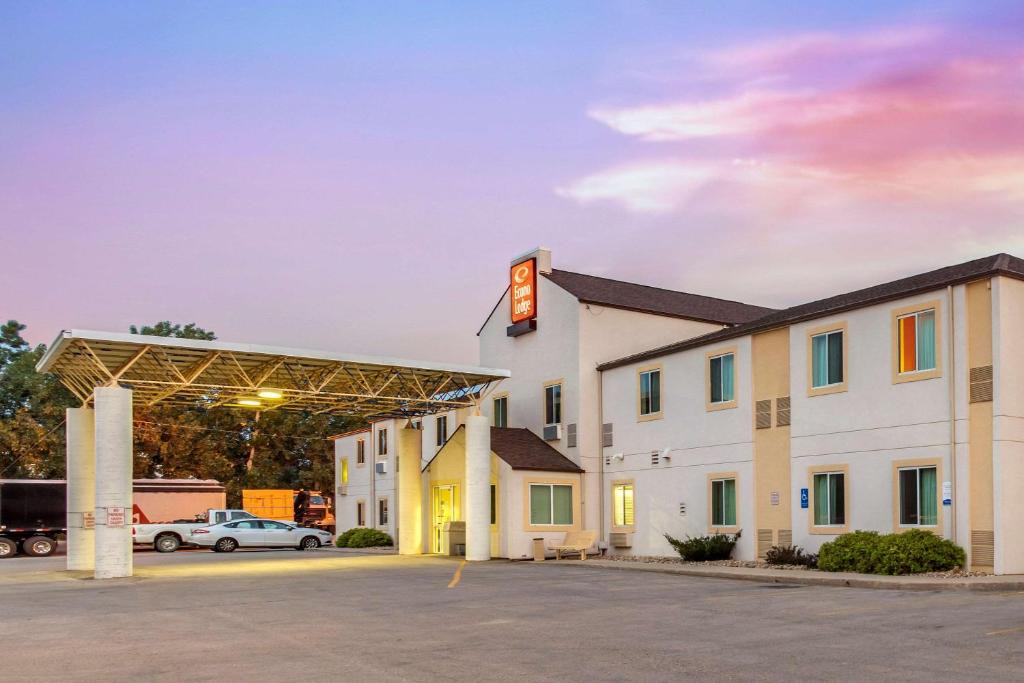 Belle Fourche Cabin | Econo Lodge