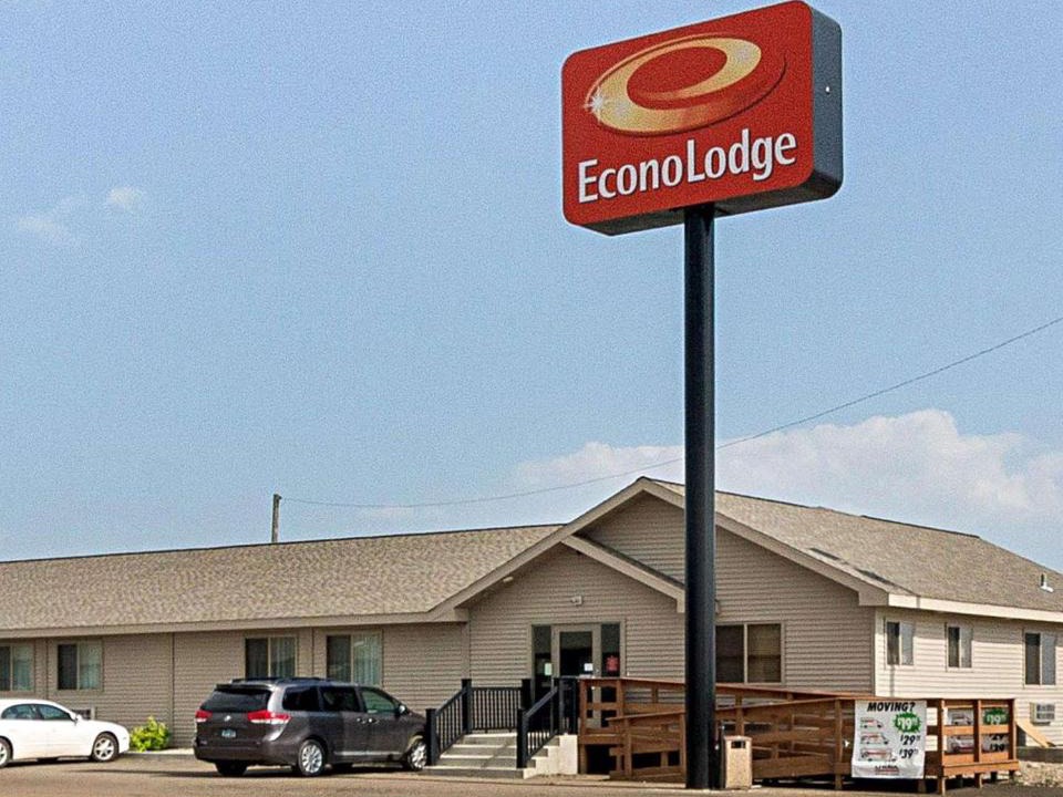 Jamestown Cabin | Econo Lodge