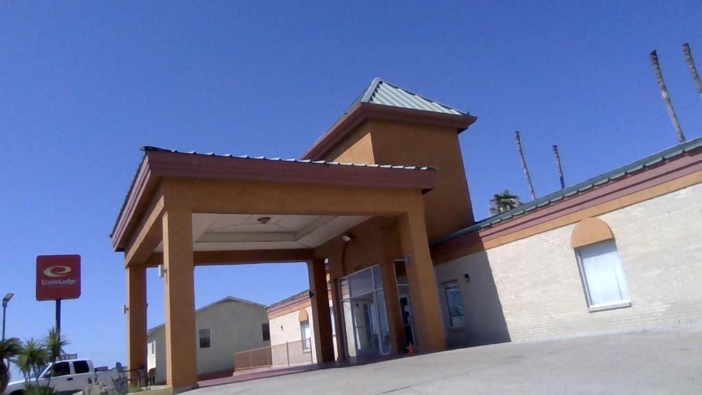 Eagle Pass Hotel | Econolodge Inn & Suites