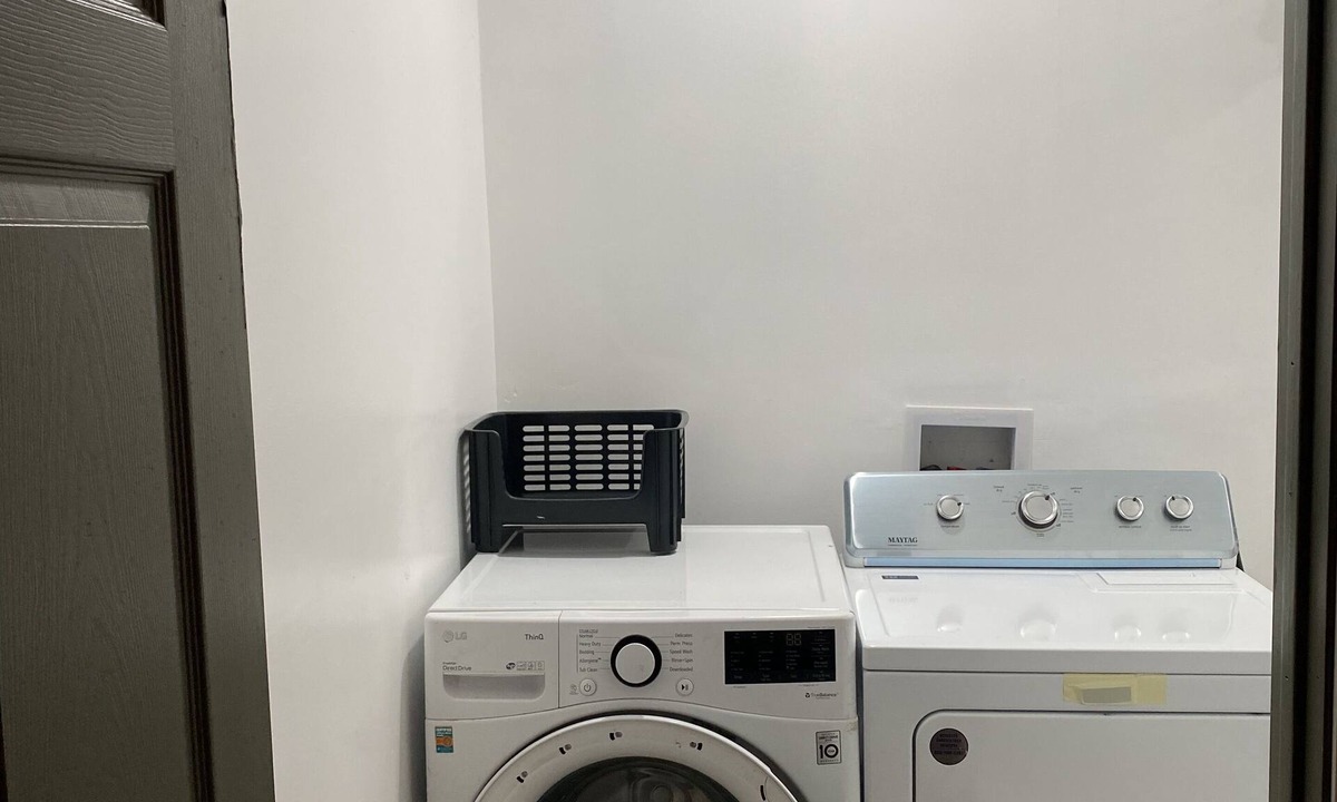 Foxcroft Square Apartment | Einstein Hospital, Naval base in the NE, Near Tacony Bridge