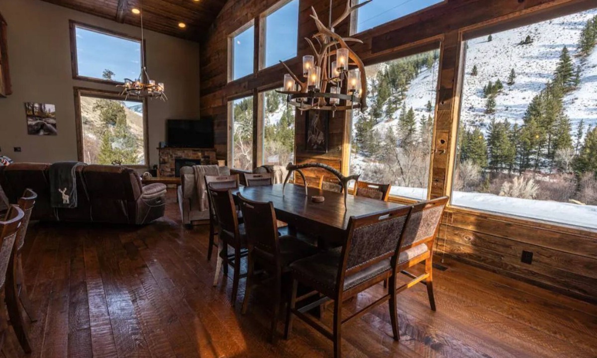 Cobalt Cabin | Elegant Cabin- Northfork Idaho Salmon River, Reunions, Secluded. Quiet. Views