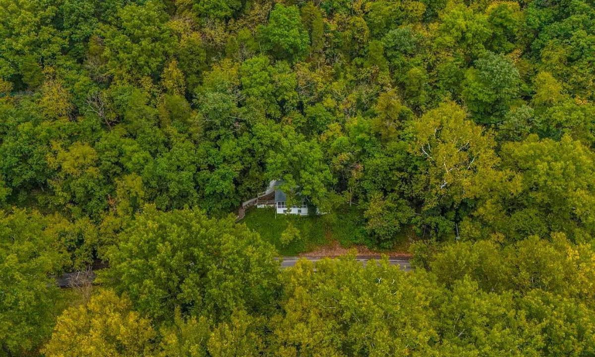 Sharpsburg House | Elevated Potomac River Retreat - King Suite - Riverfront - Large Screened Porch