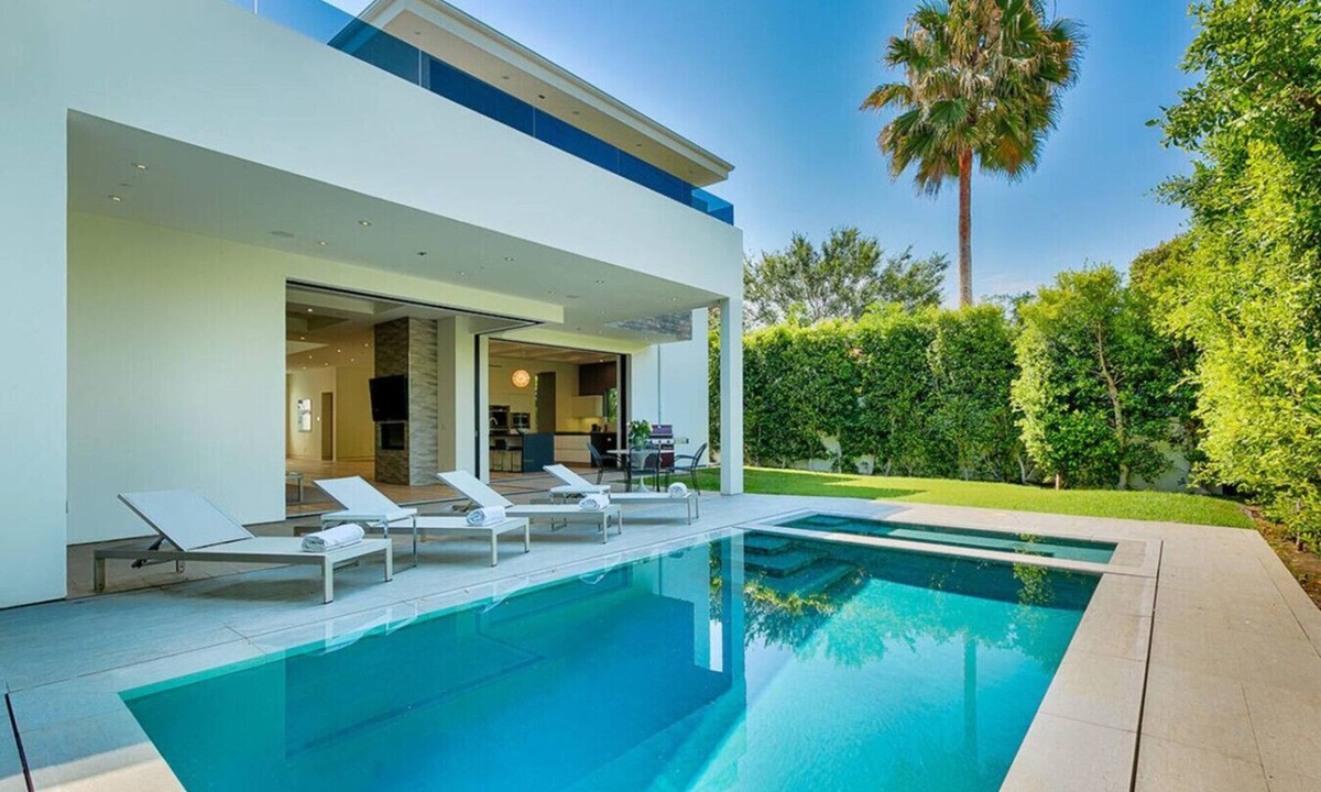 Beverly Grove House | Elevated WeHo Modern Retreat w/Pool & Privacy