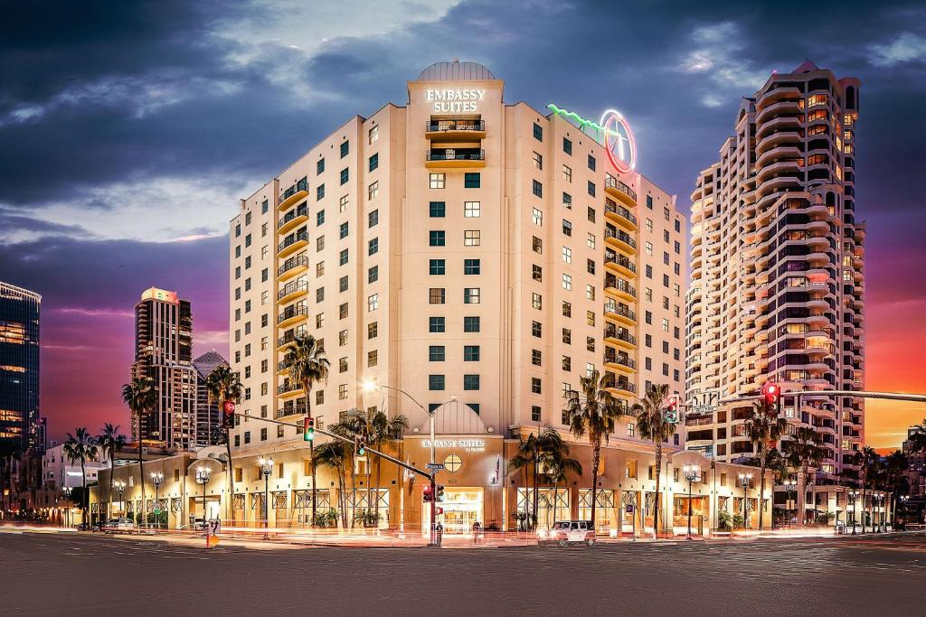 Downtown San Diego Hotel | Embassy Suites by Hilton San Diego Bay Downtown