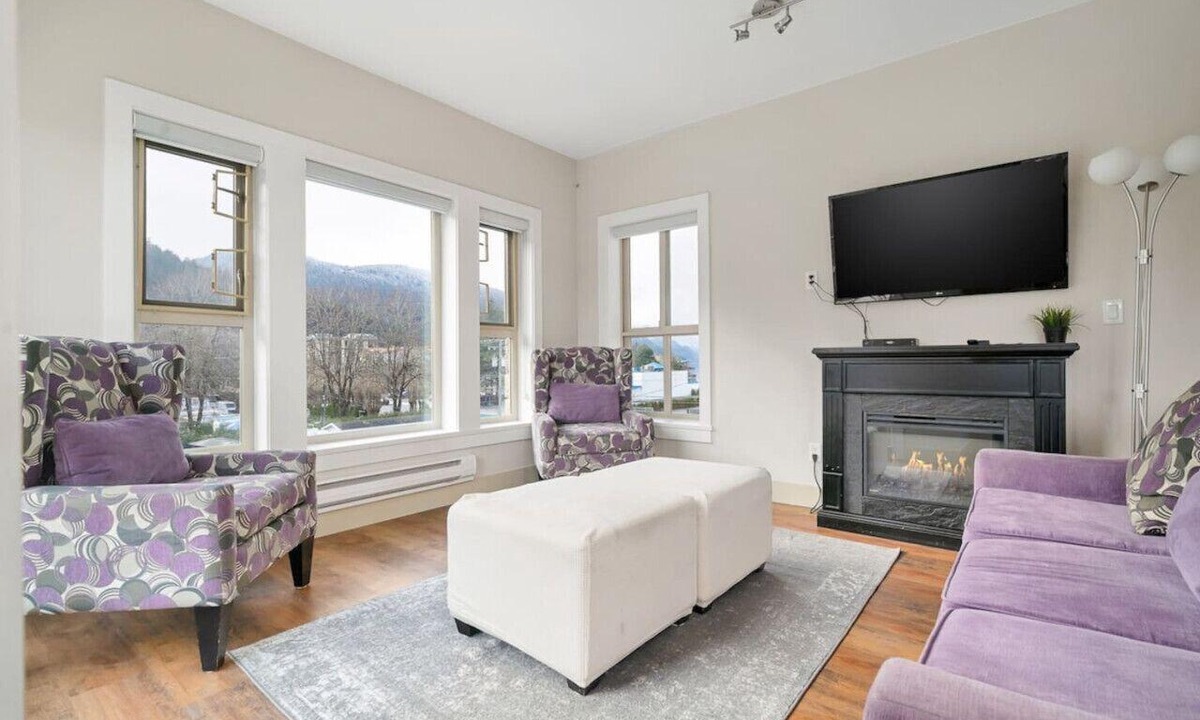 Harrison Hot Springs Apartment | Embrace Serenity Luxe 2BR, Sky-high Deck