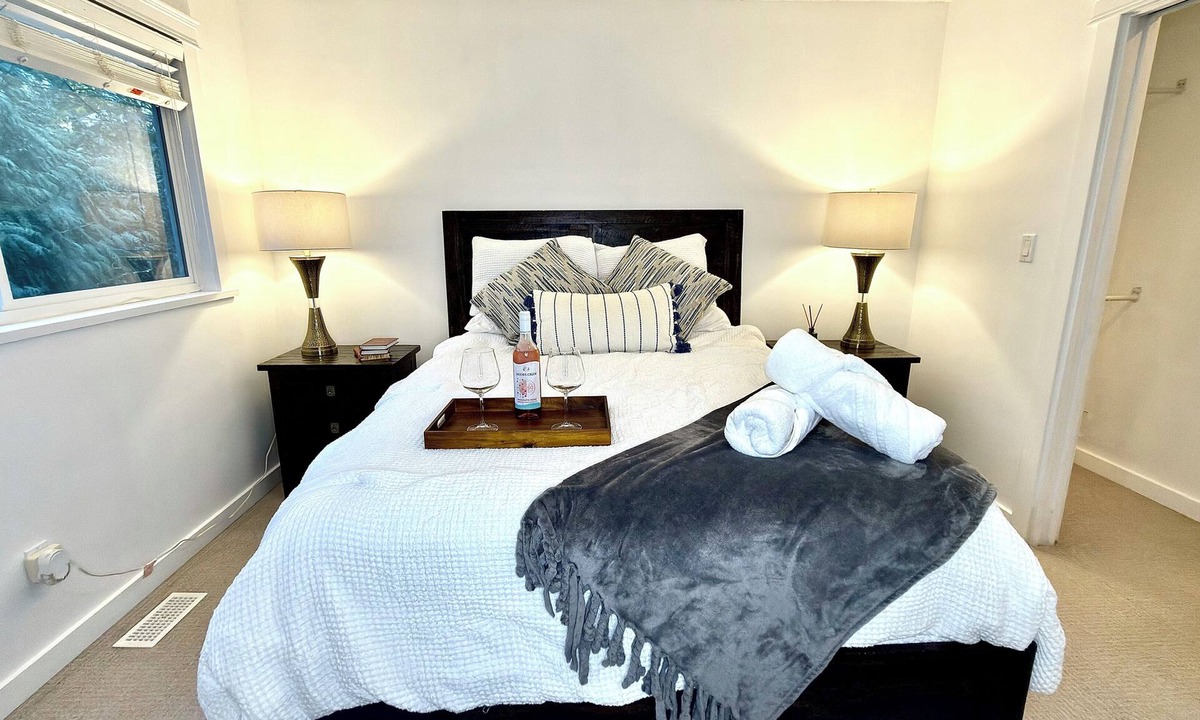 Langley House | Emerald 3Bed 1Bath Rancher 2C-D W/EvEs+Spa+BBQ+RKE