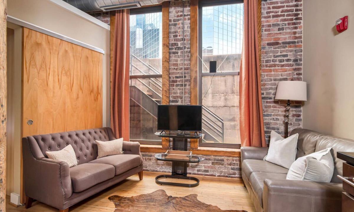 Downtown Nashville Condo | Enjoy extra savings | no rental car needed! Walk to Broadway! The Willie Loft by Music City Loft.
