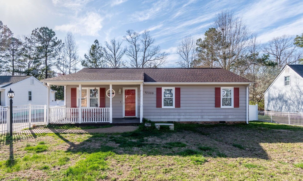 Midlothian House | Entire Home - Close to everything.