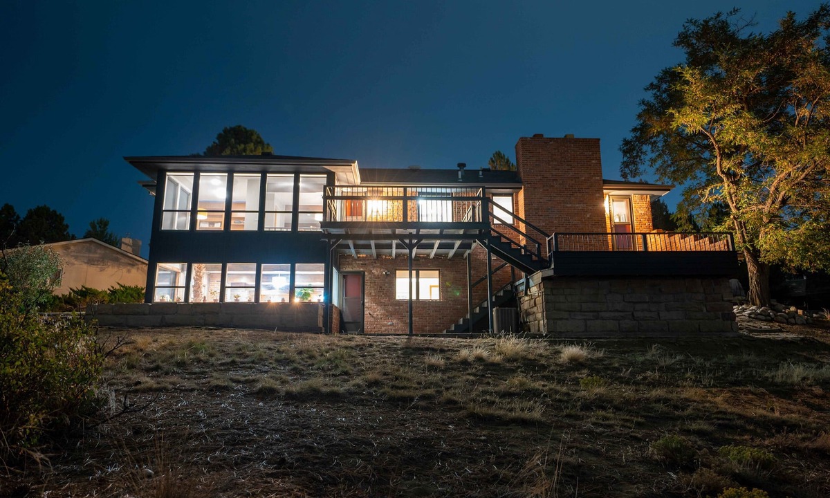 Billings House | Entire vacation home hosted by Steven & Sachi