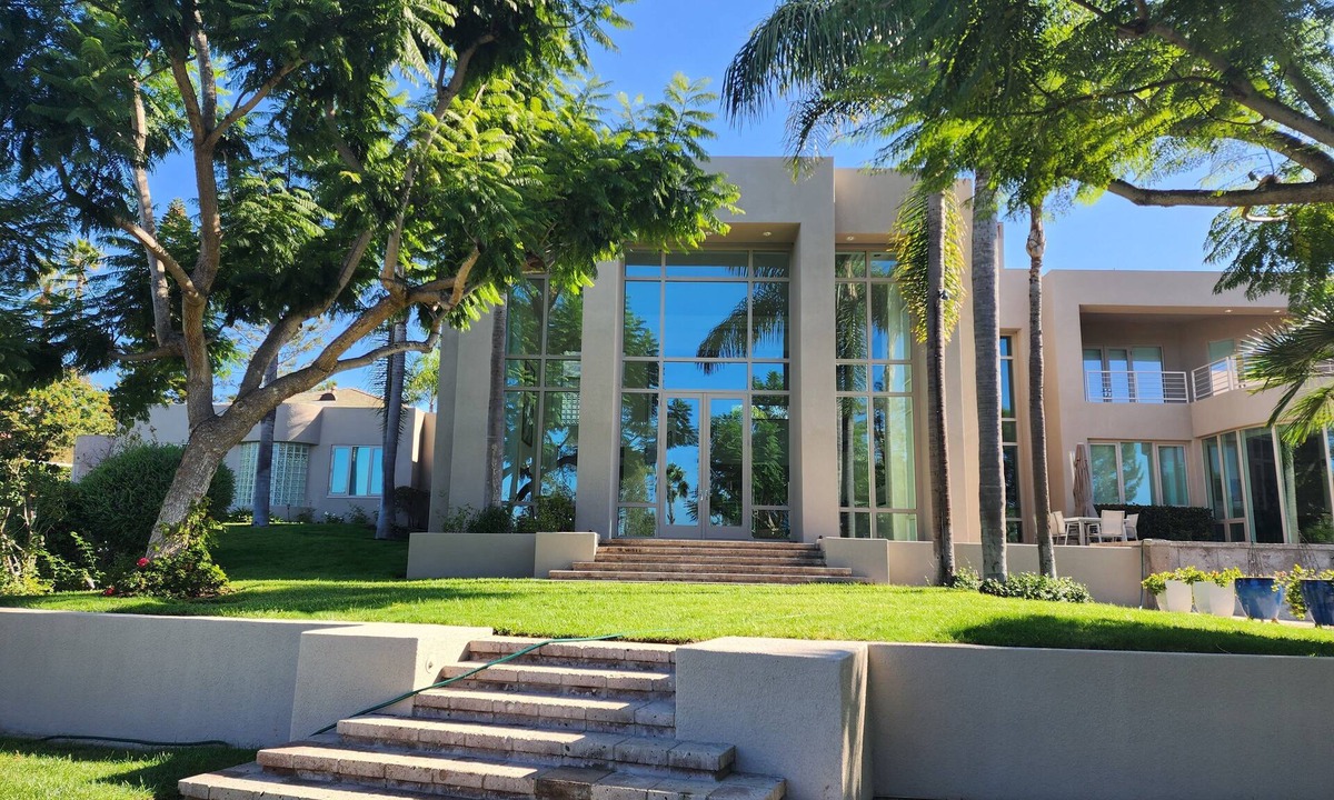 Fairbanks Ranch House | EXCEPTIONAL CONTEMPORARY EXECUTIVE HOME IN RANCHO SANTA FE, CA