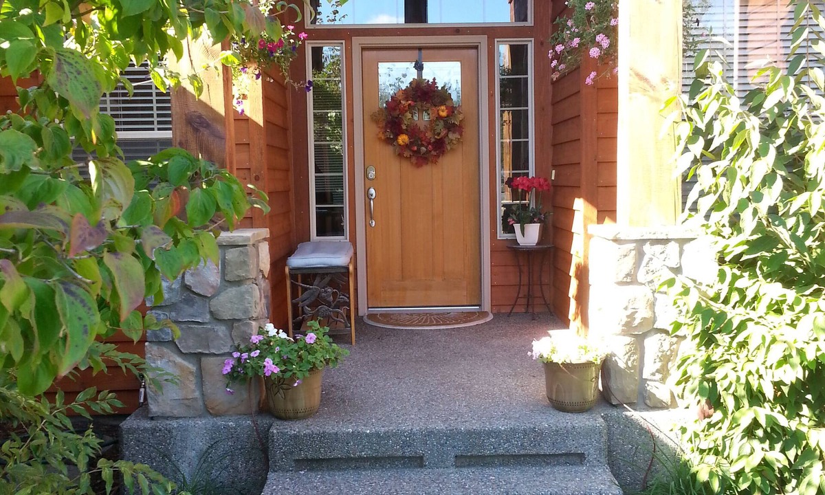Hayden House | Executive Home in Hayden Lake Country Club EstatesnDiscounts for 7+ & 28+ nights