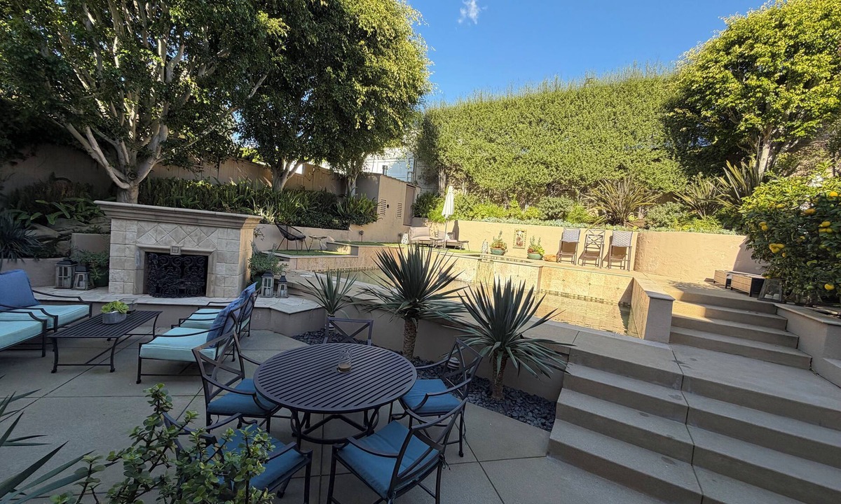 East Manhattan Beach House | Executive retreat 5br home, beautiful, private spa pool/jacuzzi, quiet