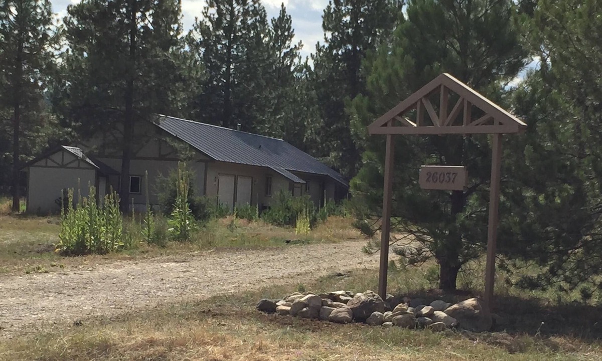 Athol House | Experience The Comport Of Living In A Straw Bale House.