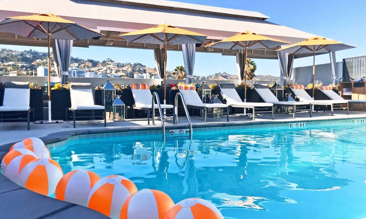 Tri-West Apartment | Explore the Best of West Hollywood! 2 Big Units with Private Kitchenettes! Pool!