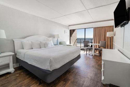 Litchfield by the Sea Apartment | Explore Treasures Oceanfront Tower King Rm 3rd FL