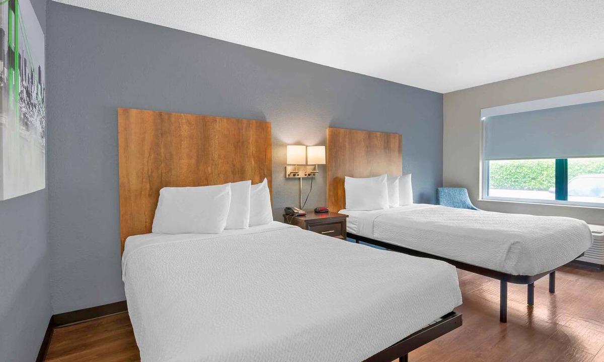 Executive Park Hotel | Extended Stay America Select Suites - Charlotte - Tyvola Rd.