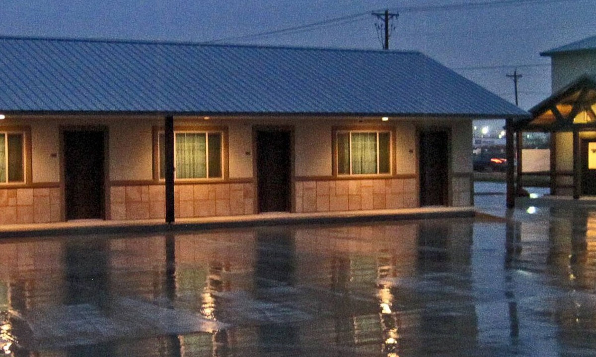 Williston House | Extended stay or one night stay, make Winterton suites your home away from home.