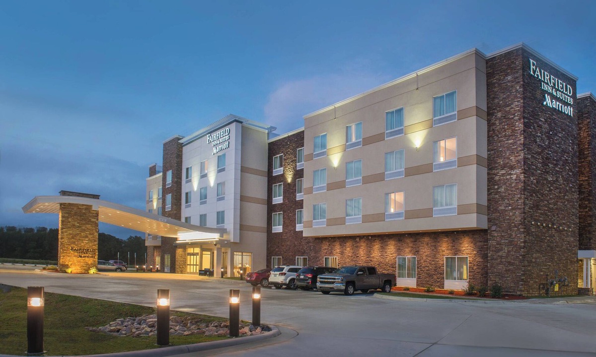 Washington Hotel | Fairfield Inn and Suites by Marriott Washington
