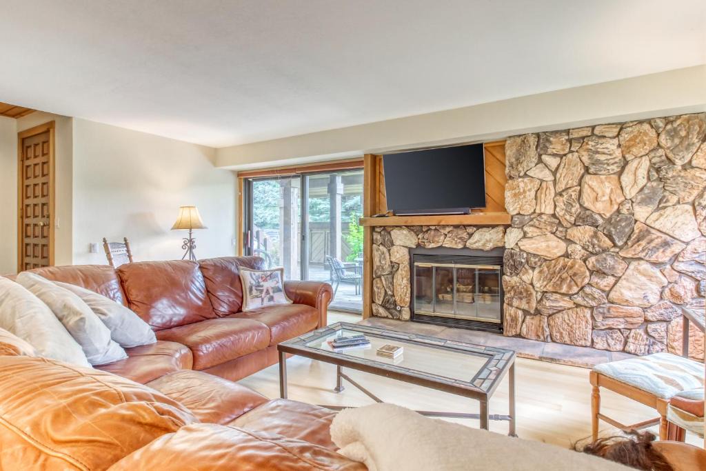 Fairway | Elkhorn Village