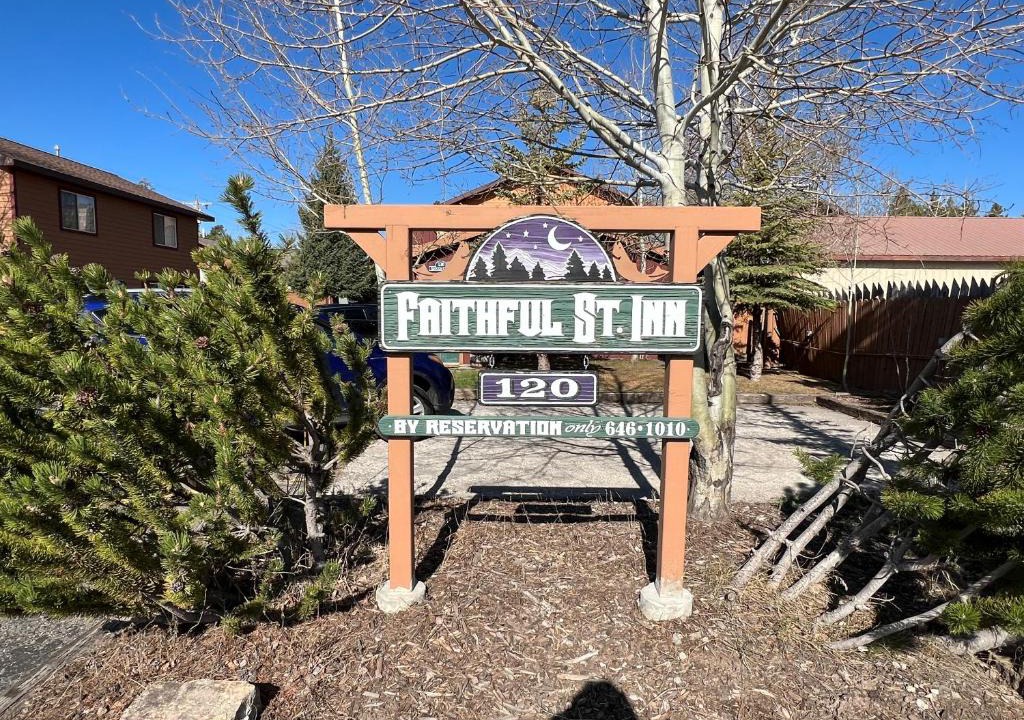 West Yellowstone Hotel | Faithful Street Inn