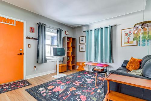 Berkley House | Families Welcome! Colorful Berkley Home w/Yard