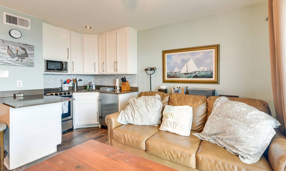 Galveston Condo | Family Beach Retreat w/Pool & Views in Galveston