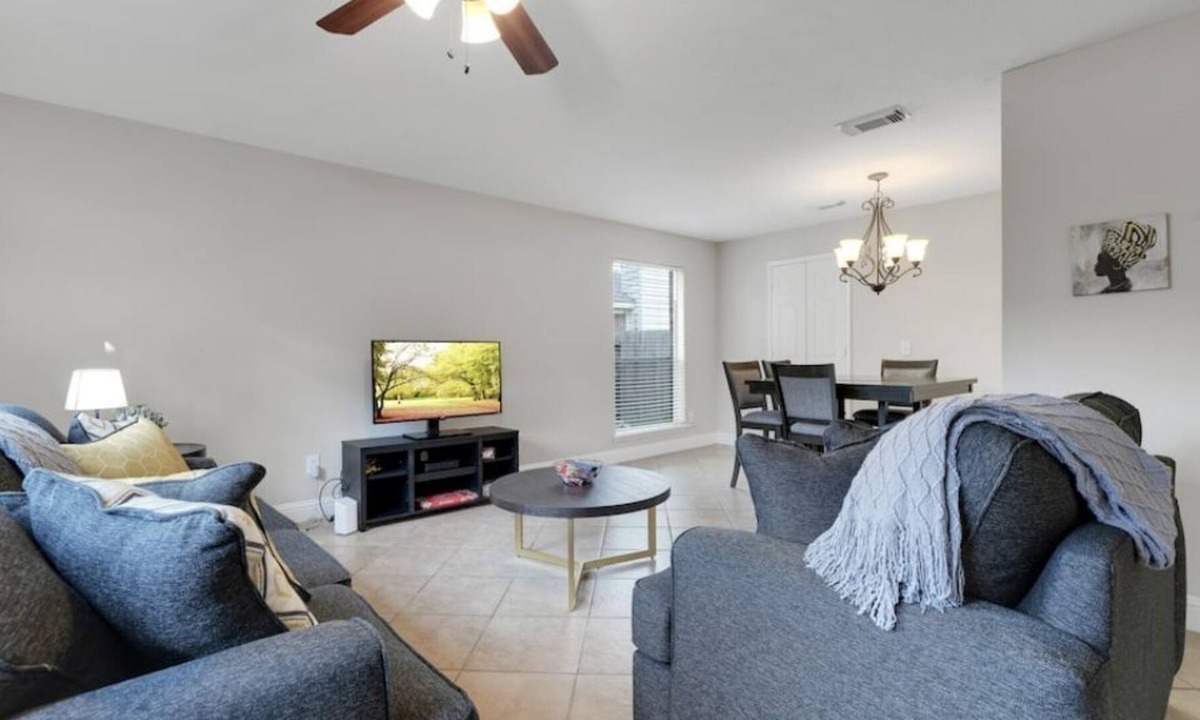 Barker House | Family*Corporate*Retreat* New Paint & Furniture