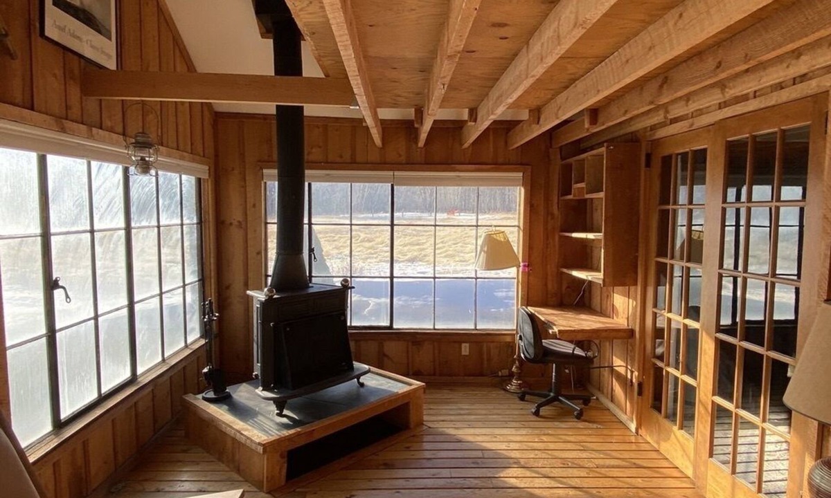 Emigrant Cabin | Family/dog-friendly cabin, heart of Paradise Valley, 30 min north of Yellowstone