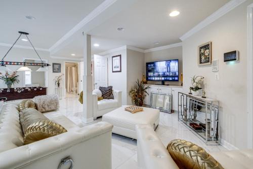 Fairland Apartment | Family-Friendly Home w/Foosball in Silver Spring!