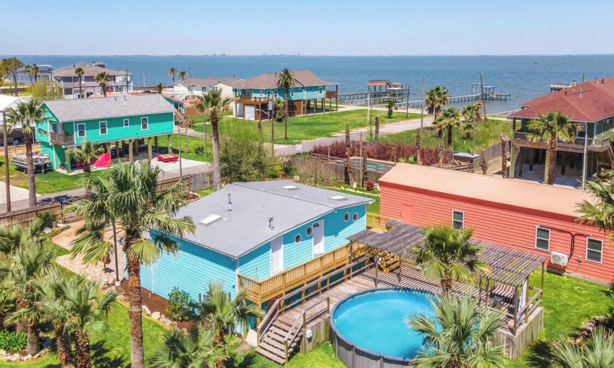 San Leon House | Family-Friendly Retreat with Pool & Outdoor Lounge