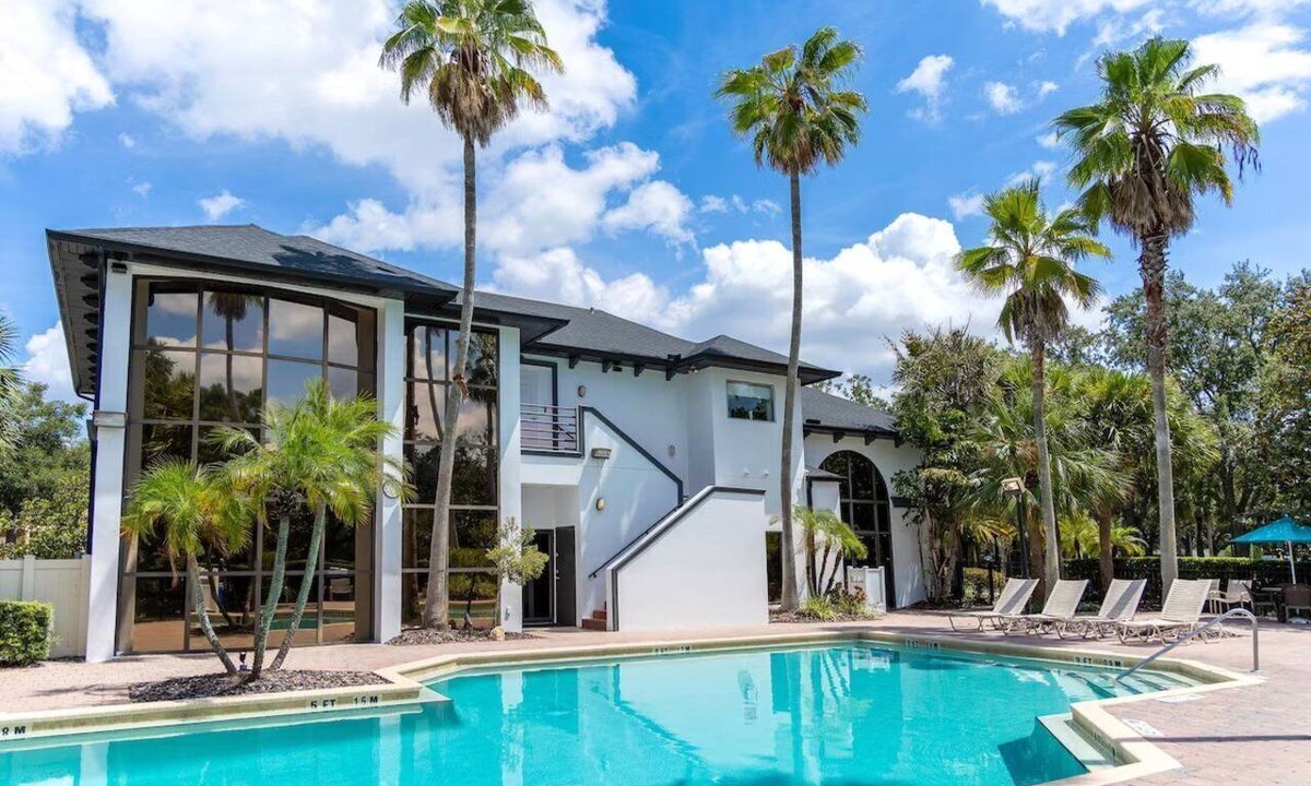 Florida Central Atlantic Coast Hotel | Family Friendly Stay Near Disney! Cozy Suite w/Kitchen, Pool, & Free Parking!
