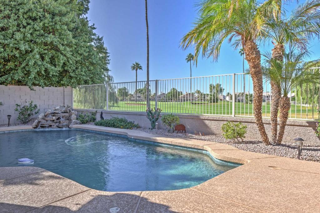 Arrowhead Ranch House | Family Retreat with Putting Green about 6 Mi to Peoria!