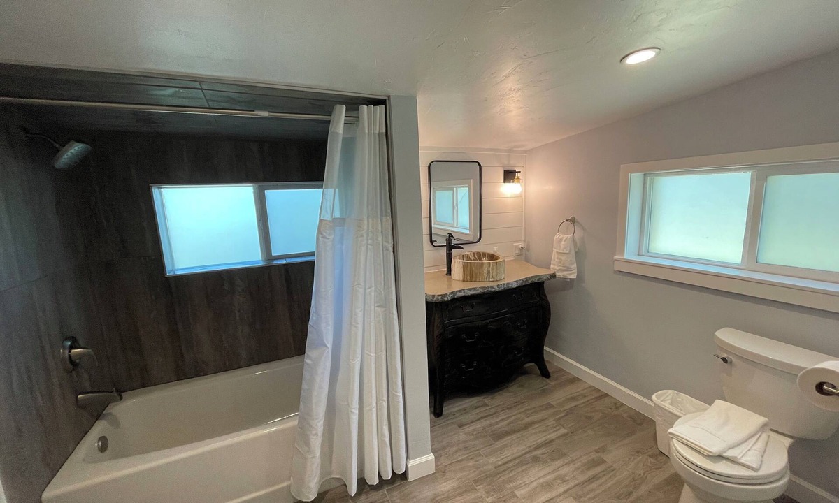 St. Charles Other | Farmhouse Retreat at Bear Lake and North Beach