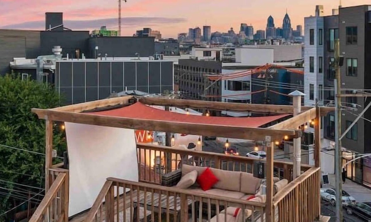 Fishtown House | Fishtown Rooftop Deck, Best Location in City