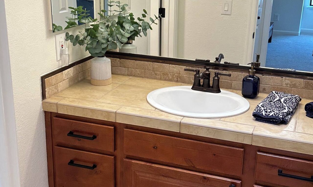 Catalina Foothills Estates Condo | Foothills gem!
