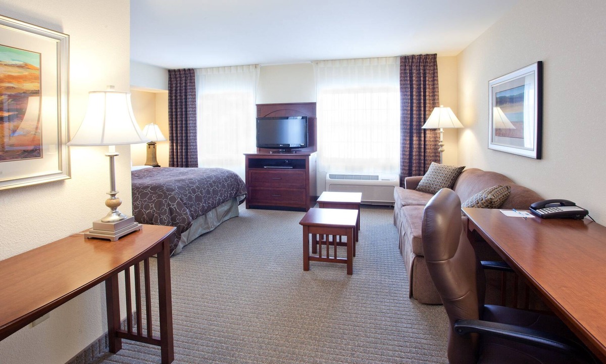 Great Falls Apartment | Free Breakfast. Indoor Pool & Hot Tub. Located on Missouri River.
