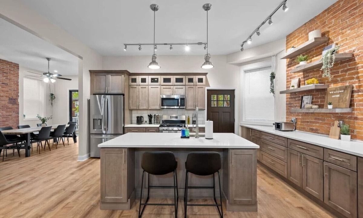 Point Breeze North House | Free Parking+Netflix+BBQ+Games Near Bakery Square