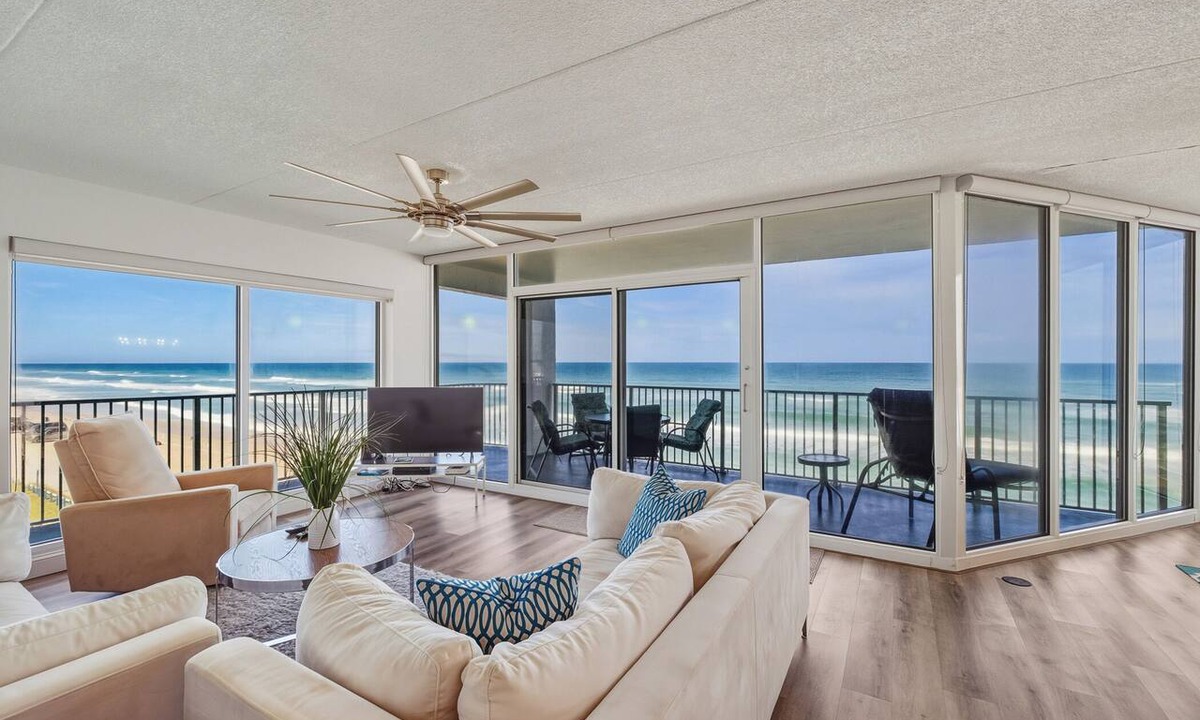 Bethune Beach Condo | 🌊Freshly Updated Oceanfront Corner Retreat, Ocean 401, River Views, Pool, Hot Tub🏖️