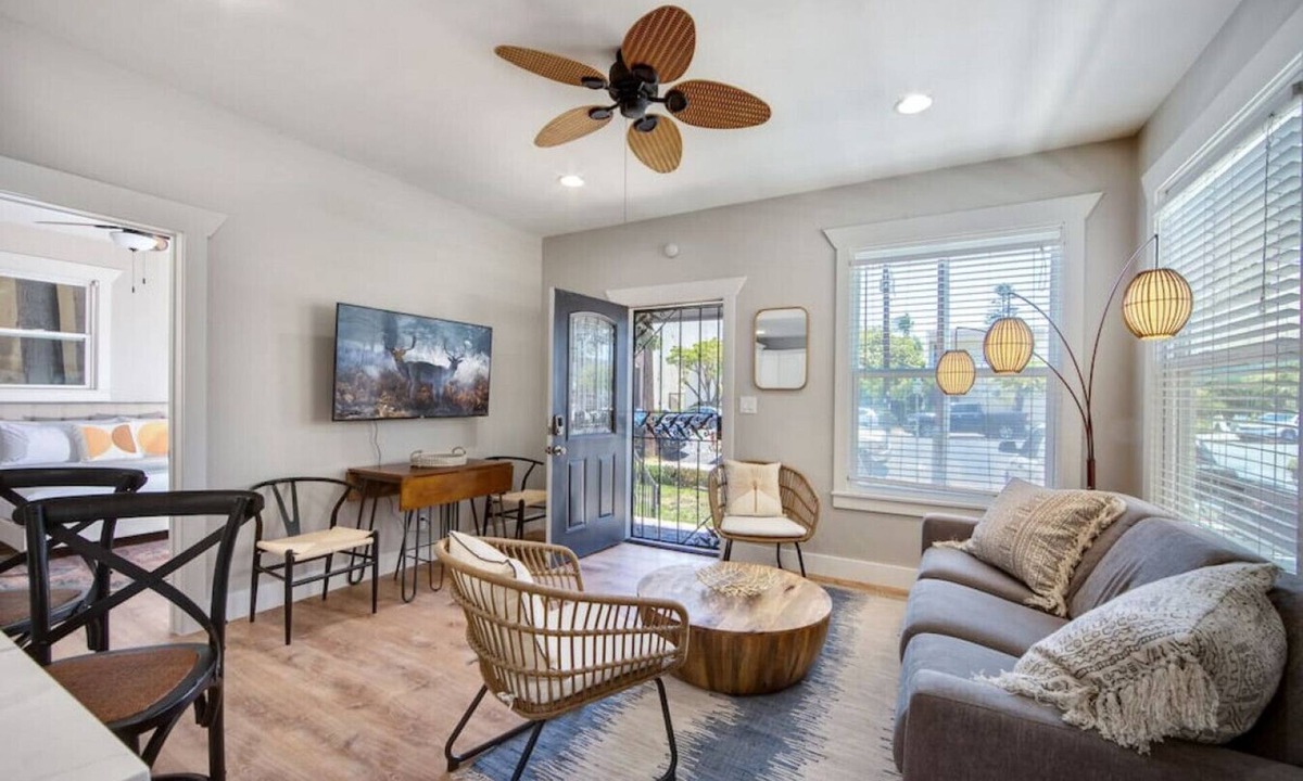 Coronado Apartment | Front Building 1-4 - B Ave Bungalows · Four 1/1 Units, 5-10 Min Walk to Coronado Beach!