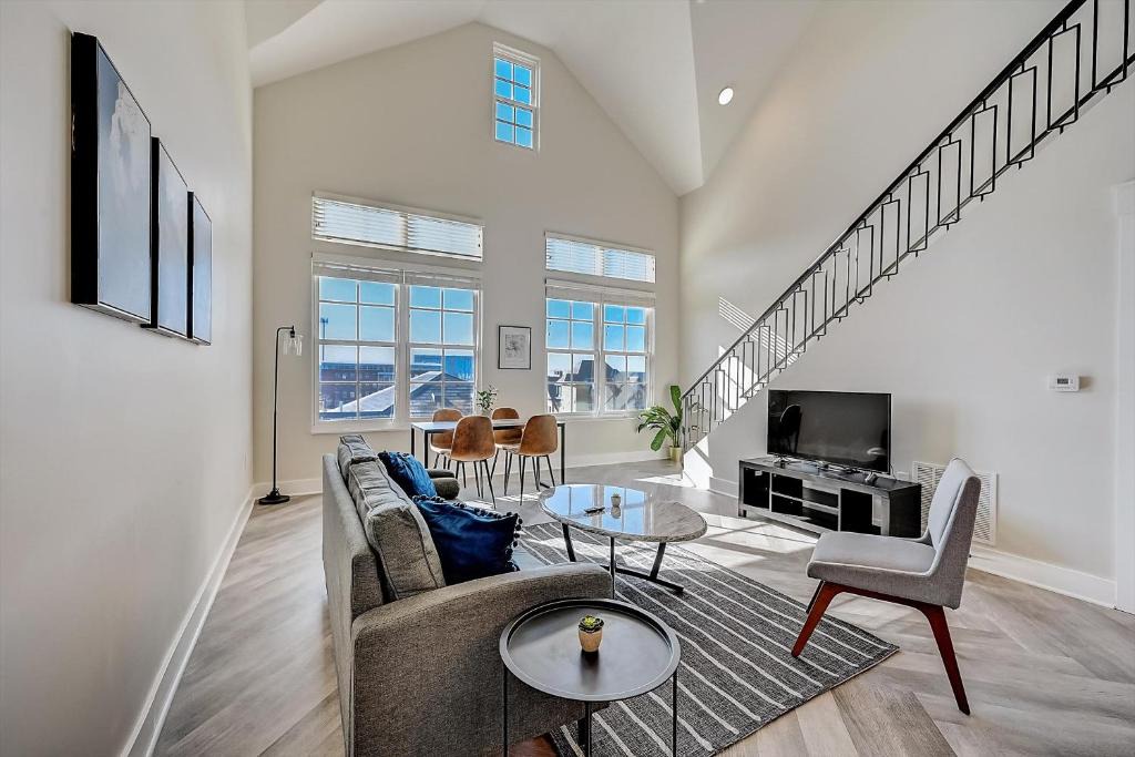 Downtown Columbus Apartment | FRONTDESK 534 E Rich St Apts Downtown Columbus